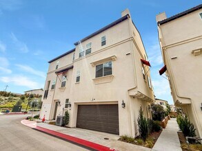 Building Photo - Newly Constructed 2B/2.5BA Townhome in Esc...