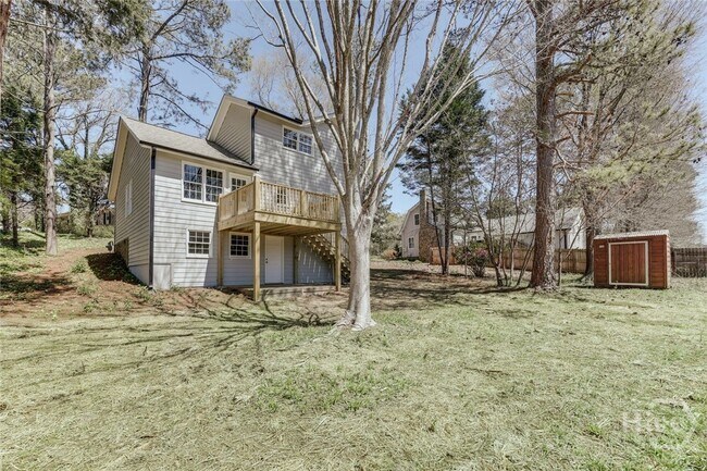 Building Photo - 315 Davis St