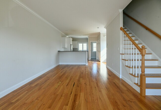 Building Photo - 448 New Haven Ave