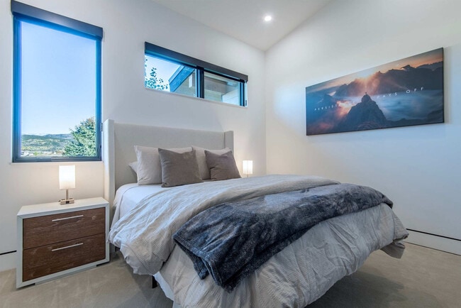 Building Photo - 779 Lucia Ln