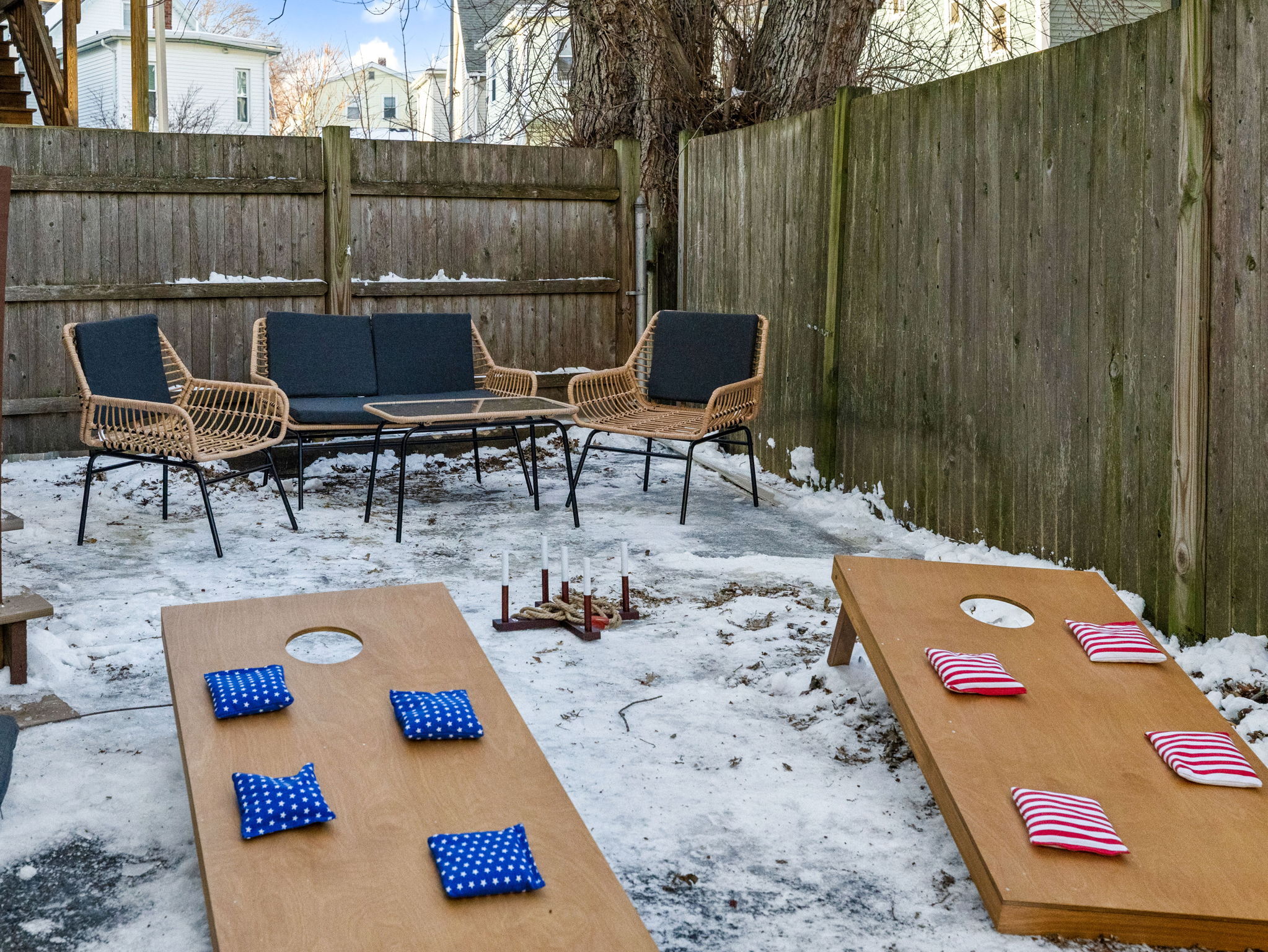 Building Photo - 168 School St