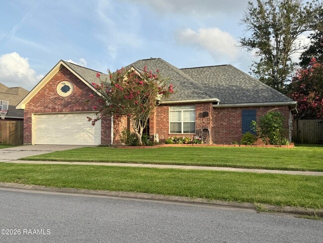 Building Photo - 133 Woodstock Dr