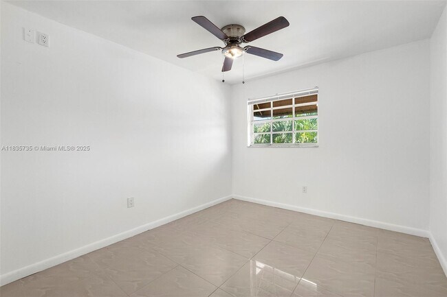 Building Photo - 10350 SW 154th Cir Ct