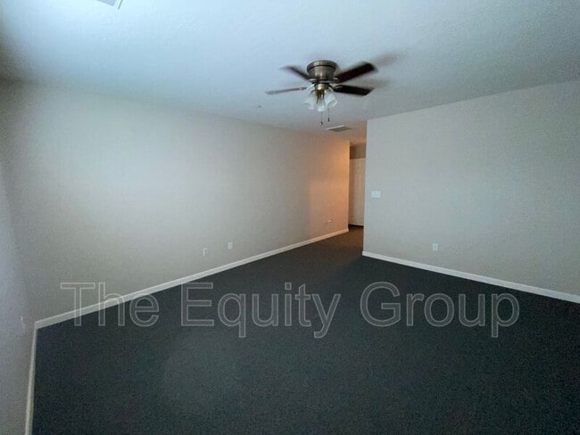 Building Photo - 2541 W Porter Ave