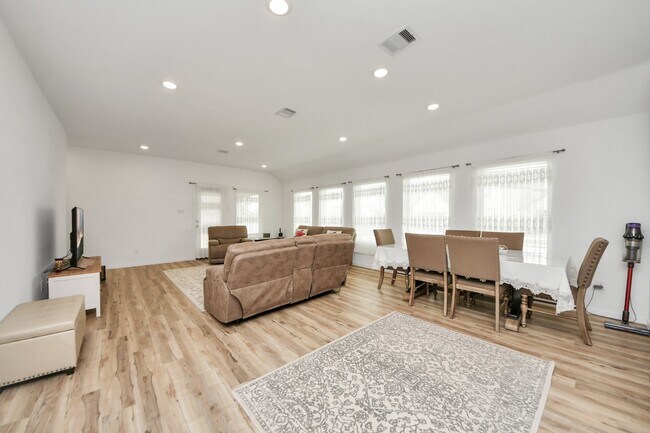 Building Photo - 21927 Citrus Grove Ct