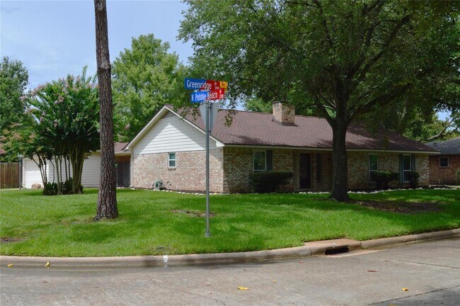 Building Photo - 3114 Greenridge Dr