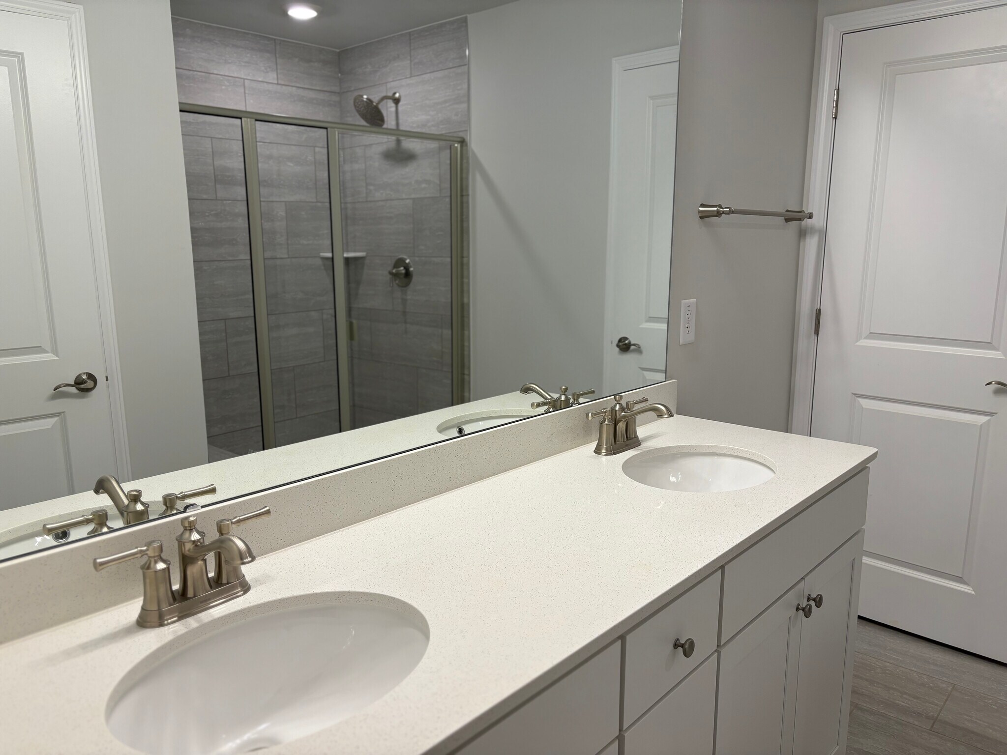 Building Photo - 124 Abbots Mill Dr