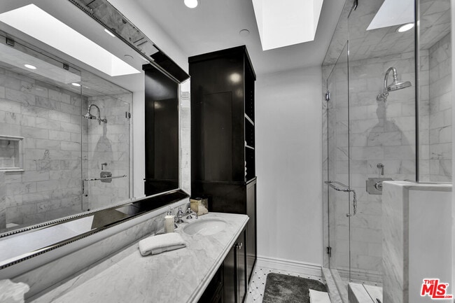 Building Photo - 1203 Park Way