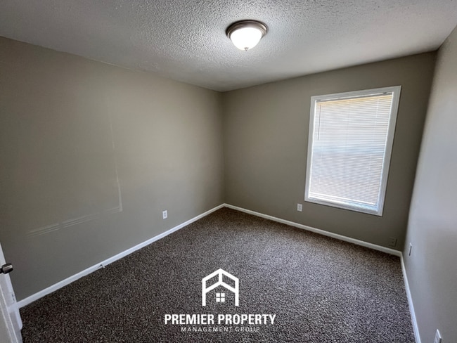 Building Photo - NEWLY RENOVATED 3BR/2BA in Easthaven | Modern Fireplace & Formal Dining