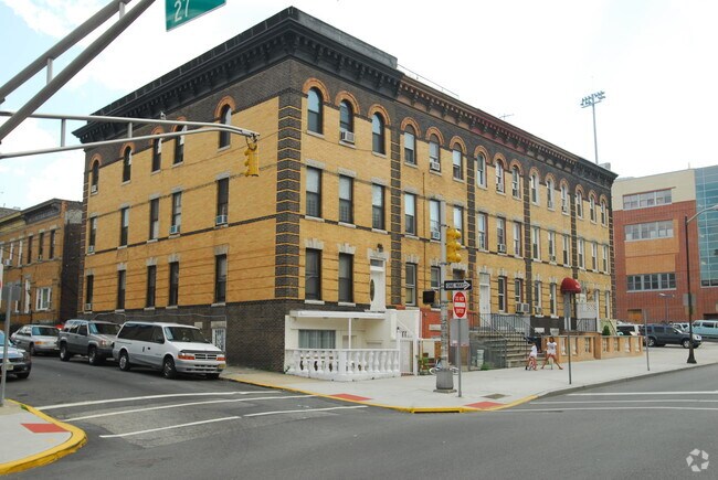 Primary Photo - 2680 John F Kennedy Blvd