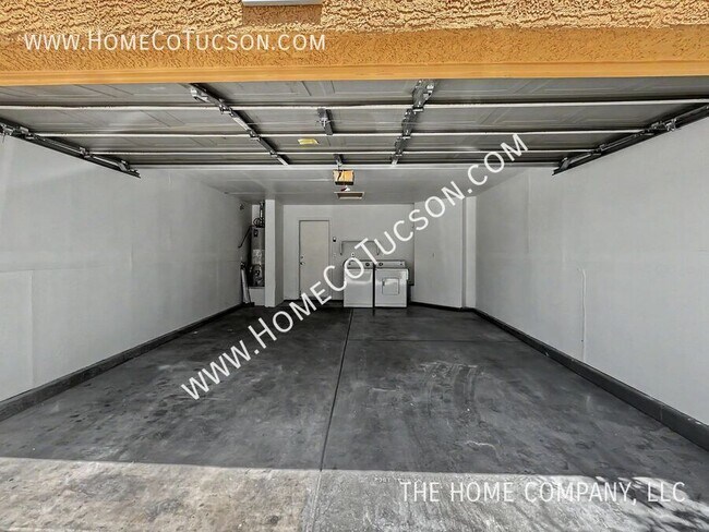 Building Photo - 6039 S Avenida Las Monjas