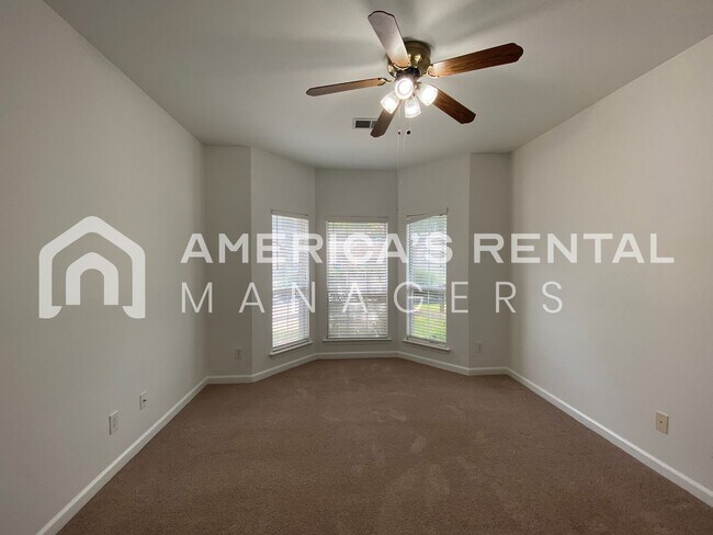 Building Photo - 5303 Cottage Ln