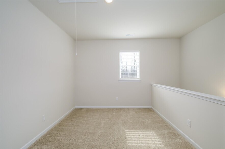 Building Photo - 6135 Snowy Egret Ave