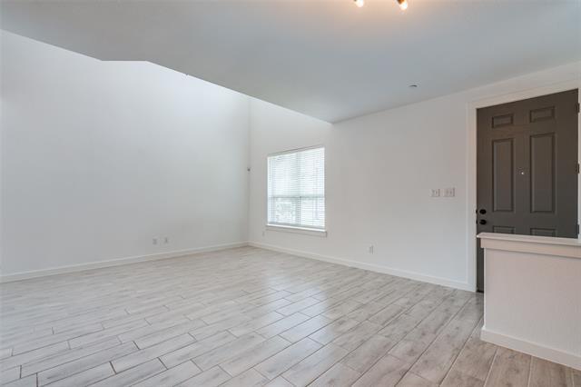 Building Photo - 3925 Cresthill Dr