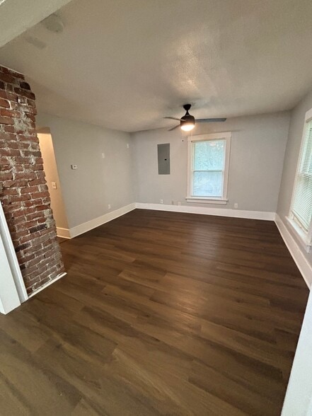 Building Photo - 2139 N 67th St