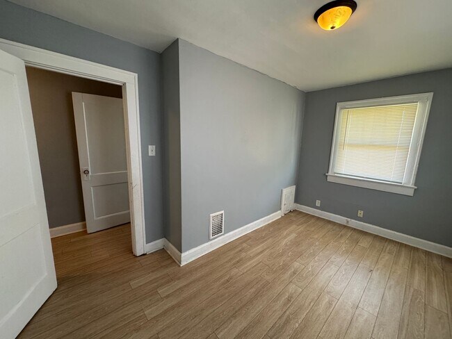 Building Photo - 830-832 Weghorst Street