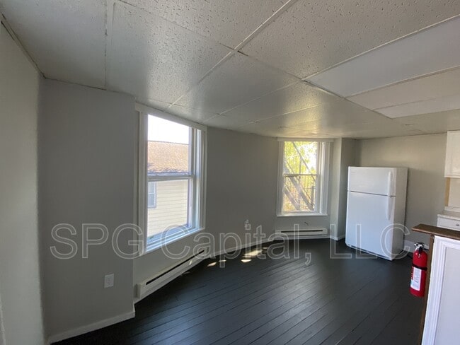 Building Photo - 62 W North St