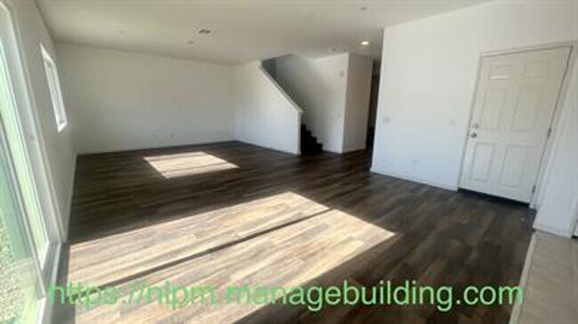Building Photo - 13328 Hyacinth Ct