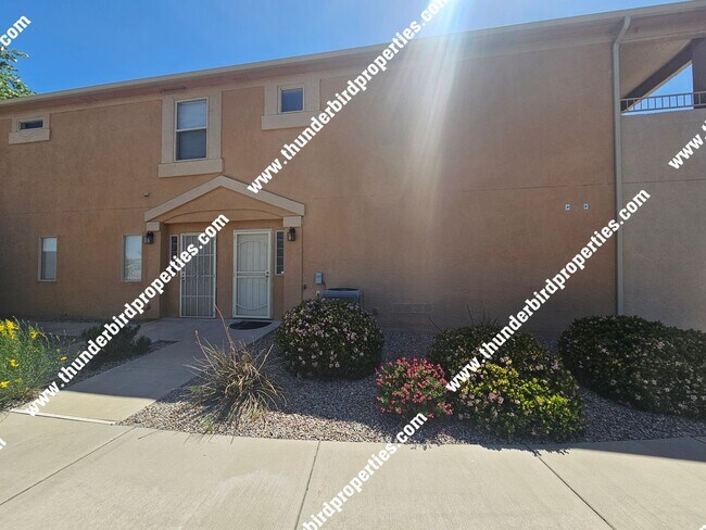 Building Photo - 5743 Valle Alegre Pl NW