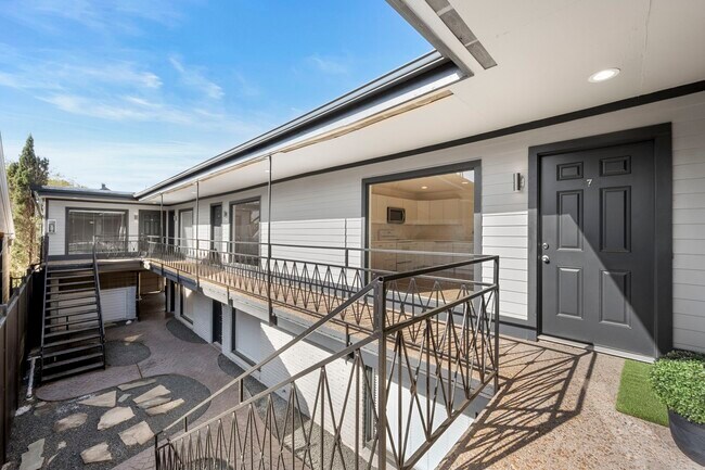 Building Photo - 234 Westheimer Rd