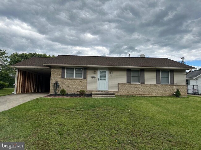 Building Photo - 705 Bayberry Rd