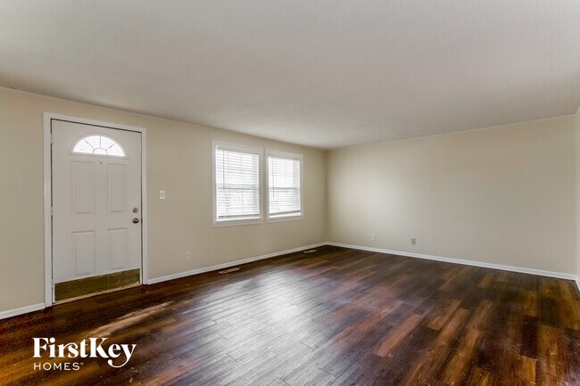 Building Photo - 728 Jackson Ave