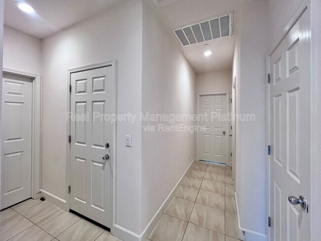 Building Photo - 3415 Brimhall Ln