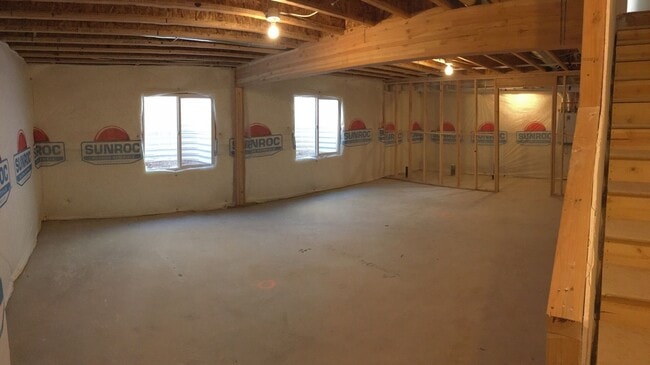 Building Photo - Pet Friendly Gorgeous Row End Townhome w 2 car attached garage!