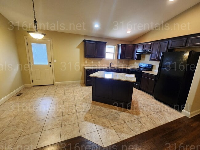 Building Photo - 5286 N Lycee St