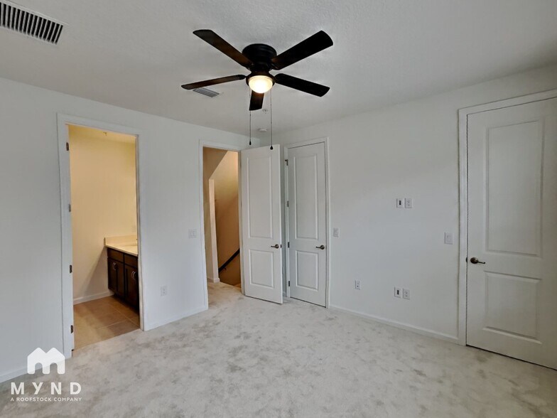 Building Photo - 2353 Brix St