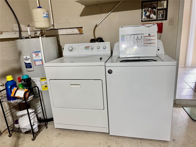 Building Photo - 13188 Delbarton St