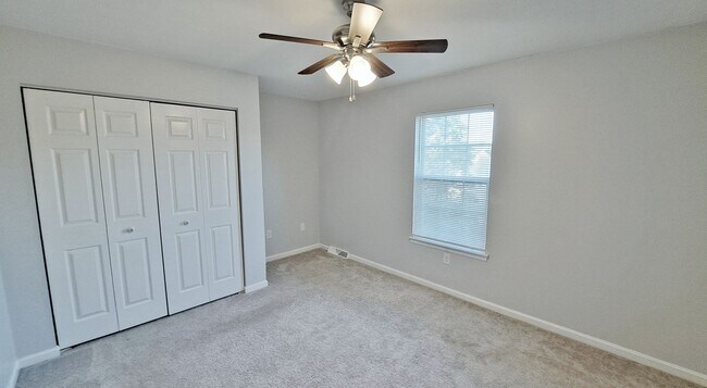 Building Photo - 3 Bed / 3 Bath Single Family Home