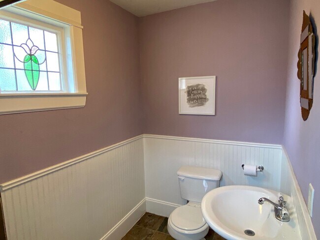 Building Photo - 1209 Cortlandt St