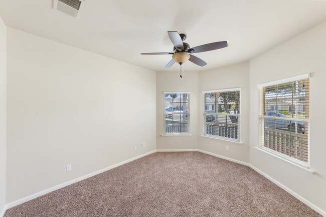 Building Photo - 1022 Prosperity Dr