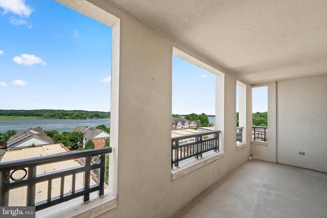 Building Photo - 485 Harbor Side St