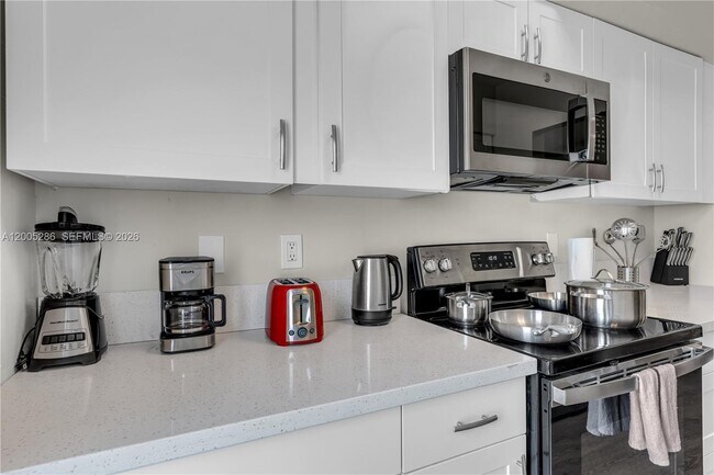 Building Photo - 10006 E Bay Harbor Dr