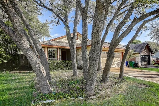 Building Photo - 605 Russet Valley Dr