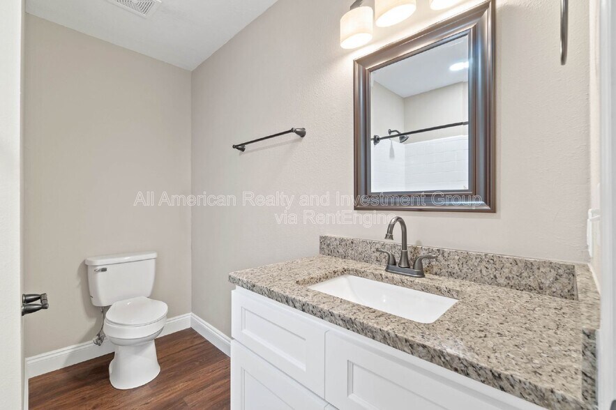 Building Photo - 1315 Grandview Dr