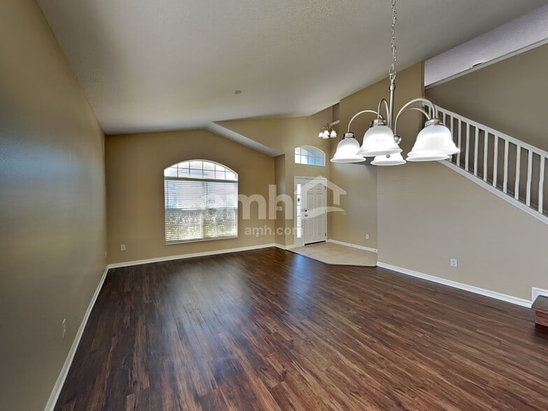 Building Photo - 366 Cabana View Way