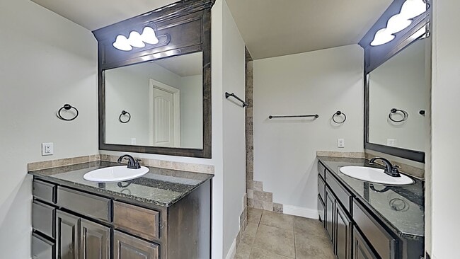 Building Photo - LUXURY 4 Bedroom 2.5 Bathroom Home in Lone Oak Lakes Deer Creek Schools- Gated Community