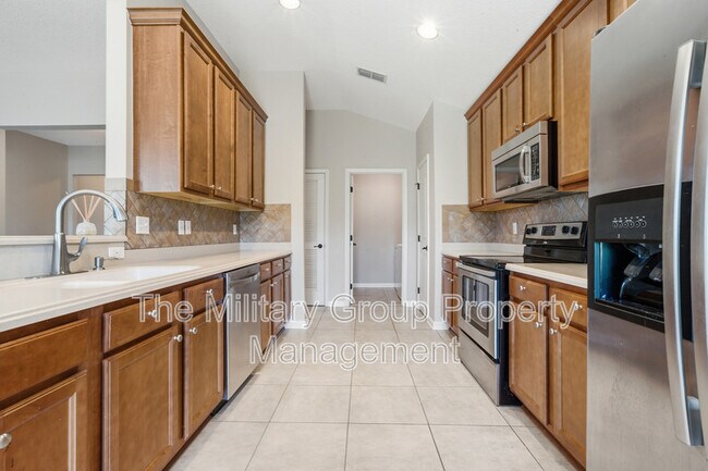 Building Photo - 374 Porta Rosa Circle