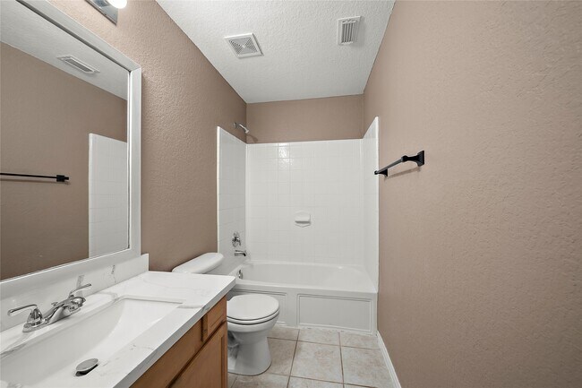 Building Photo - 62 Rookwood Ct