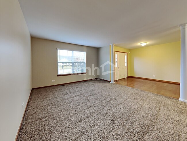 Building Photo - 255 Springwood Dr