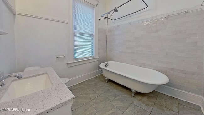 Building Photo - 343 7th St W
