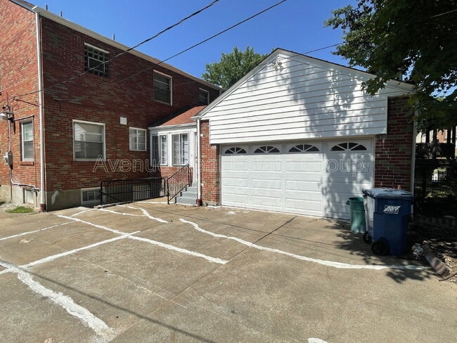 Building Photo - 2944 Moniteau Dr