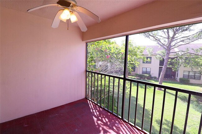 Building Photo - 2450 Heron Terrace