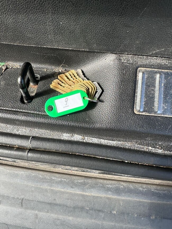 Building Photo - Beautiful 4 Bed / 2.5 Bath w/ 2-car garage & fenced yard –  Move-In Ready!