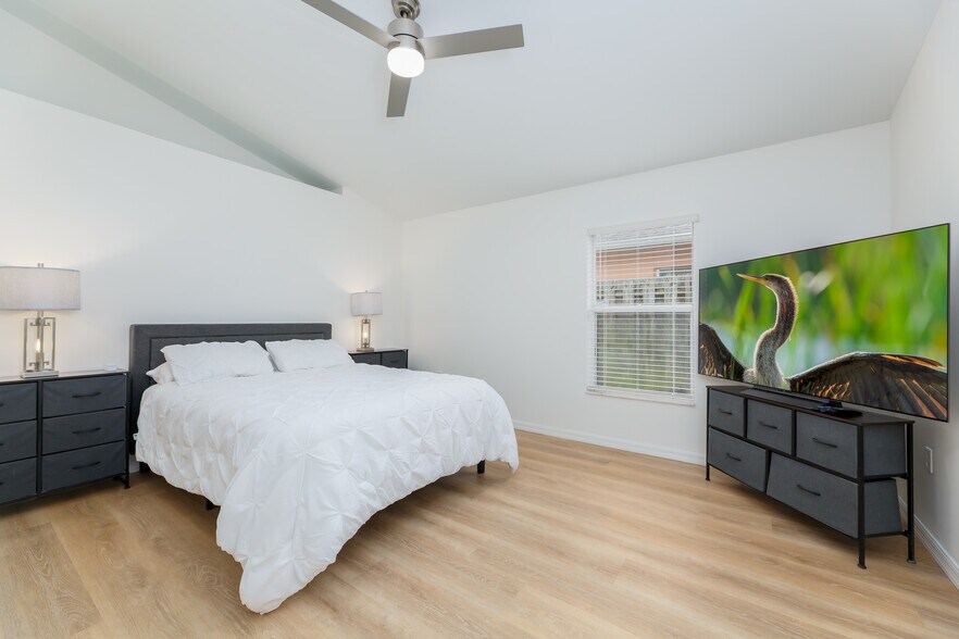 Building Photo - 4540 Bellaluna Dr