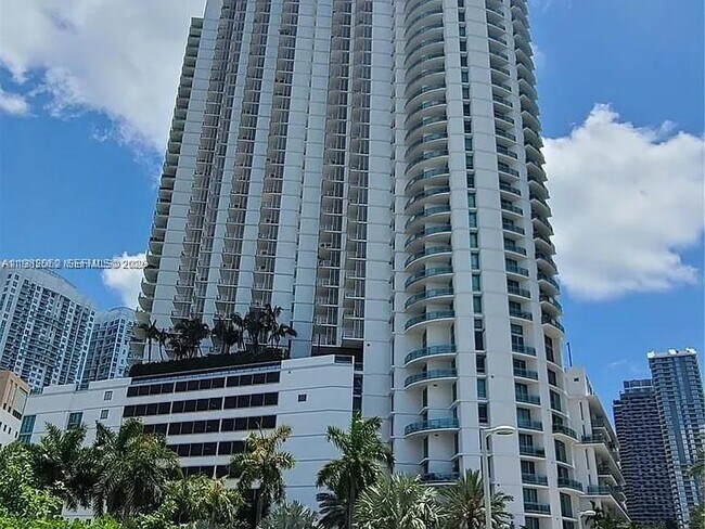 Building Photo - 350 S Miami Ave