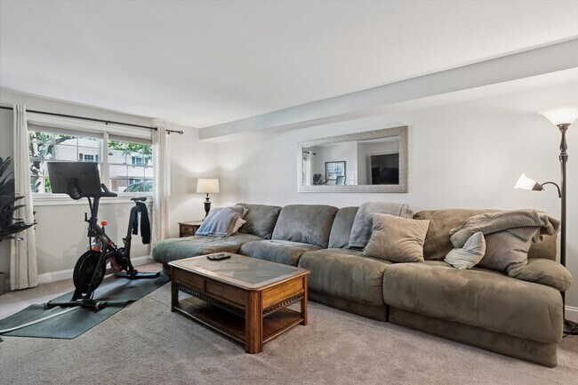Building Photo - Beautiful Home in Chatham, North Wilmington